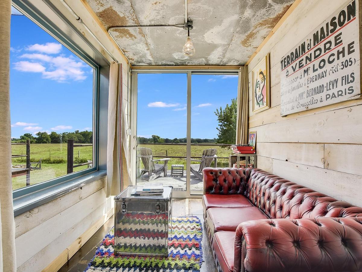 Flophouze Shipping Container Hotel Round Top Esterno foto