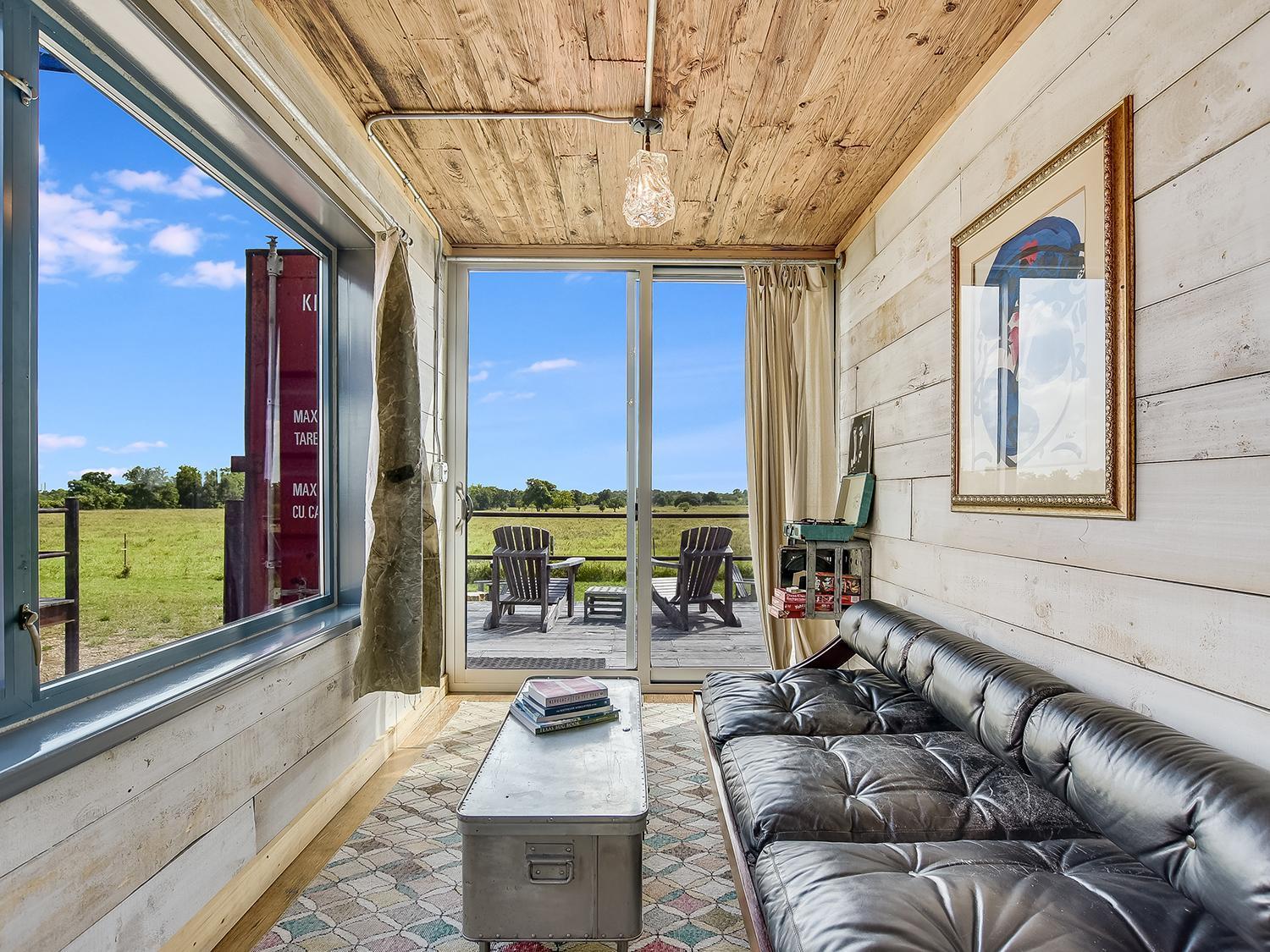 Flophouze Shipping Container Hotel Round Top Camera foto